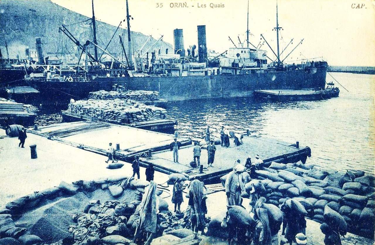 Oran- 017- travail sur les quais.JPG